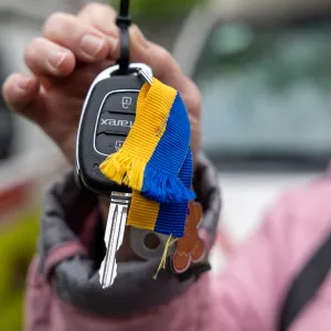 ​Україна отримала 10 автівок швидкої допомоги від Південної Кореї