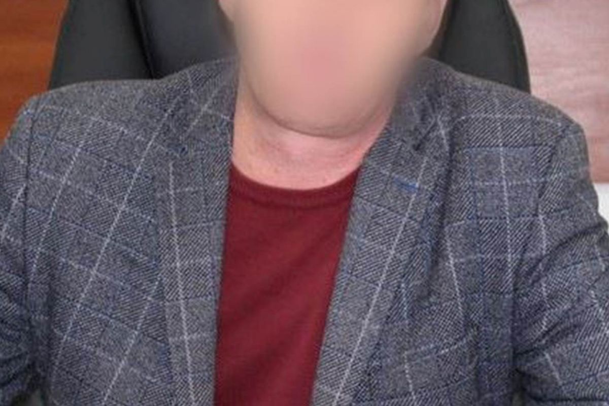 Підозрюються двоє посадовців з Волноваського та Маріупольського районів, які прийняли владні повноваження від окупантів Підозрюються двоє посадовців з Волноваського та Маріупольського районів, які прийняли владні повноваження від окупантів