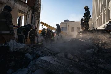 Якщо не зупинити Росію зараз, якщо не покарати Росію зараз, то інші агресори у світі почнуть інші війни Якщо не зупинити Росію зараз, якщо не покарати Росію зараз, то інші агресори у світі почнуть інші війни