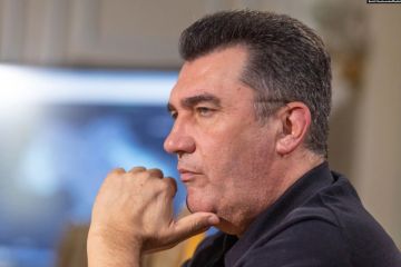 Данілов спростував втрати України у 100 тисяч військових. Він наголосив, що інформація американських ЗМІ не відповідає дійсності Данілов спростував втрати України у 100 тисяч військових. Він наголосив, що інформація американських ЗМІ не відповідає дійсності