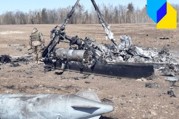 Російське вторгнення в Україну : Так виглядає покинутий військовий табір ударної морської піхоти рф на Київщині.  Російське вторгнення в Україну : Так виглядає покинутий військовий табір ударної морської піхоти рф на Київщині.