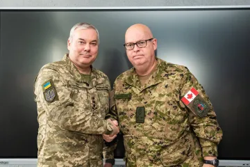 ​Командувач Об’єднаних Сил Збройних Сил України генерал-лейтенант Сергій Наєв провів робочу зустріч із командувачем Об’єднаних Сил ЗС Канади віцеадміралом Бобом Очтолоні.