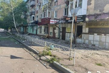 Окупанти обстріляли Торецьк: 5 людей поранено, серед поранених 11-річна дівчинка Окупанти обстріляли Торецьк: 5 людей поранено, серед поранених 11-річна дівчинка