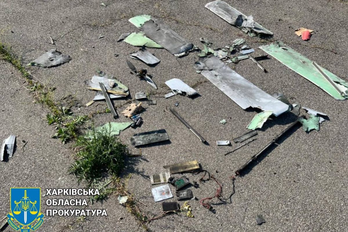 Російські військові завдали по Харкову удар дроном-камікадзе: правоохоронці зафіксували наслідки Російські військові завдали по Харкову удар дроном-камікадзе: правоохоронці зафіксували наслідки