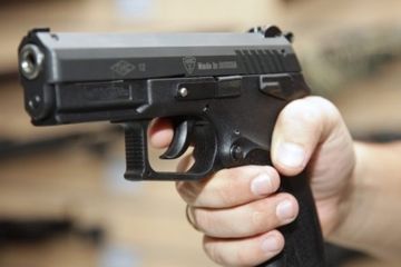 У Кривому Розі перед судом постане поліцейський, який стріляв у підлітка У Кривому Розі перед судом постане поліцейський, який стріляв у підлітка