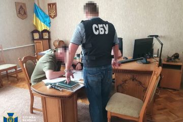На Вінниччині СБУ викрила посадовців держпідприємства на незаконній вирубці державного лісу на майже 1,5 мільйона гривень На Вінниччині СБУ викрила посадовців держпідприємства на незаконній вирубці державного лісу на майже 1,5 мільйона гривень