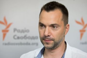 Технічно США можуть брати участь у ТКГ — Олексій Арестович Технічно США можуть брати участь у ТКГ — Олексій Арестович