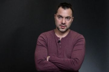 "Без краватки": гість ефіру - Олексій Арестович. Щоб справедливо критикувати людину – її потрібно знати, а не керуватись випадами сумнівних експертів, журналістів, тощо "Без краватки": гість ефіру - Олексій Арестович. Щоб справедливо критикувати людину – її потрібно знати, а не керуватись випадами сумнівних експертів, журналістів, тощо