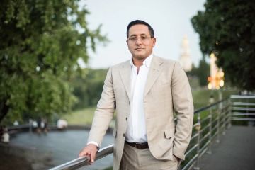 Али Реза Резазаде: «Мне важно, чтобы на моей родине Украине всё было хорошо» Али Реза Резазаде: «Мне важно, чтобы на моей родине Украине всё было хорошо»