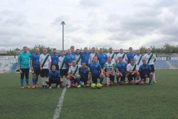 Інформаційне агентство : Збірна команда Донецької обласної прокуратури здобула перемогу в 1/16 фіналу турніру з футболу на «Кубок захисника України» Інформаційне агентство : Збірна команда Донецької обласної прокуратури здобула перемогу в 1/16 фіналу турніру з футболу на «Кубок захисника України»