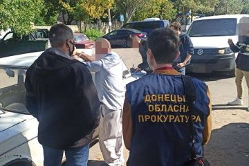 На Донеччині замовника умисного вбивства та його спільника взято під варту (ФОТО) На Донеччині замовника умисного вбивства та його спільника взято під варту (ФОТО)
