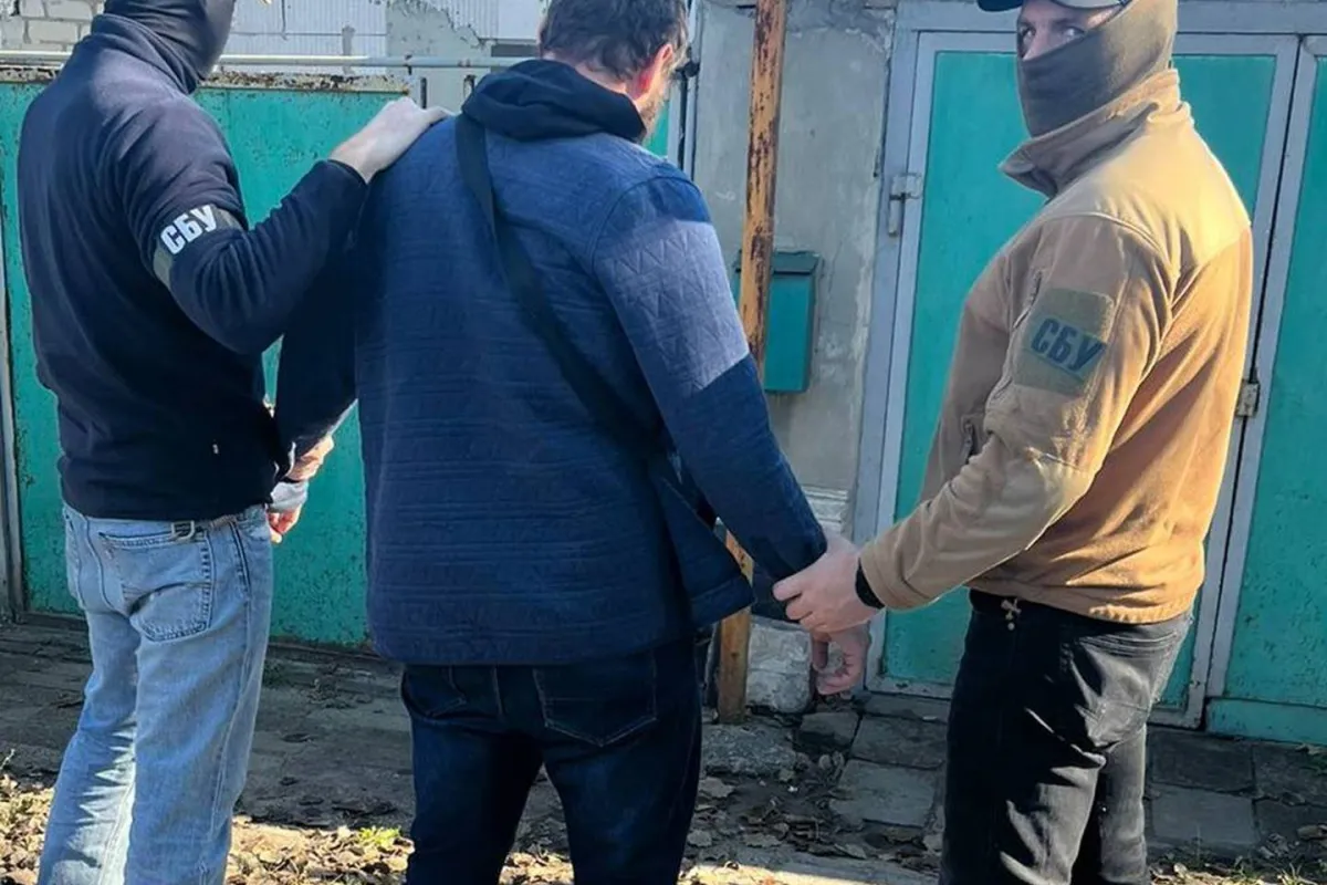 Надсилали через месенджери дані про українських захисників – заарештовано двох мешканців Донеччини 