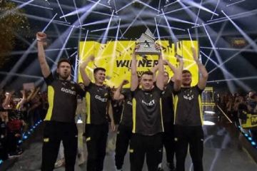 Украинская команда NAVI обыграла россиян в Counter-Strike и получила $500 тысяч (фото) Украинская команда NAVI обыграла россиян в Counter-Strike и получила $500 тысяч (фото)