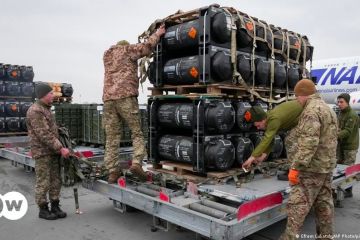 Україна досі не отримала зброї ленд-лізу, — повідомив речник МЗС України Олег Ніколенко Україна досі не отримала зброї ленд-лізу, — повідомив речник МЗС України Олег Ніколенко