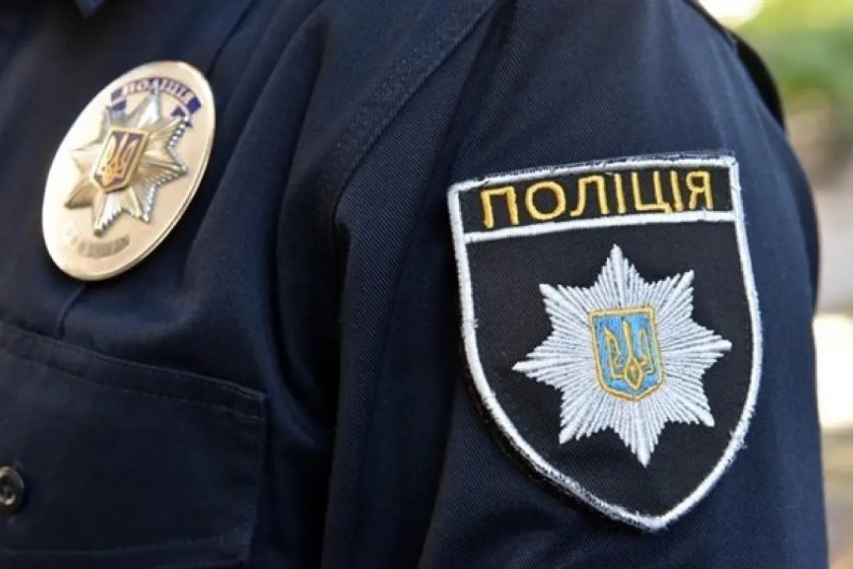 У місті Дніпро поліцейський був затриманий на одержанні хабаря у розмірі 50 000 грн