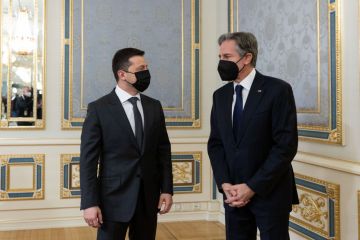 Владимир Зеленский провел встречу с Государственным секретарем США Владимир Зеленский провел встречу с Государственным секретарем США