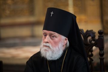 Естонія відхилила запит на подовження посвідки на проживання для глави місцевої православної церкви московського патріархату, митрополита Євгенія (Валерія Решетнікова).  Естонія відхилила запит на подовження посвідки на проживання для глави місцевої православної церкви московського патріархату, митрополита Євгенія (Валерія Решетнікова).