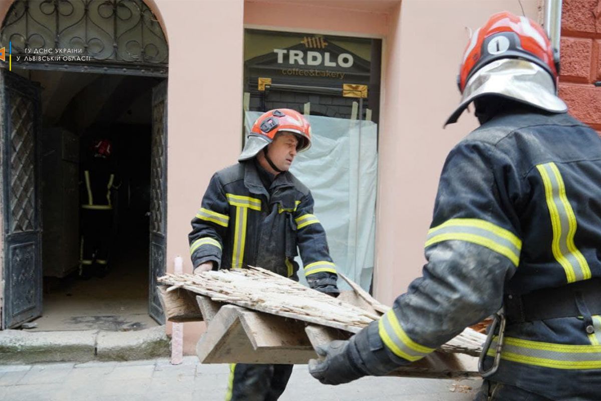 У Львові стався обвал у будинку, що є пам'яткою архітектури У Львові стався обвал у будинку, що є пам'яткою архітектури