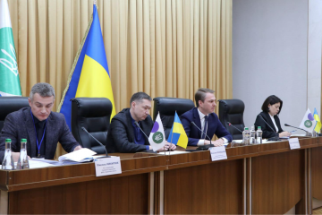 Руслан Кравченко: Маємо перші позитивні результати роботи консультаційних центрів з питань розблокування податкових накладних Руслан Кравченко: Маємо перші позитивні результати роботи консультаційних центрів з питань розблокування податкових накладних