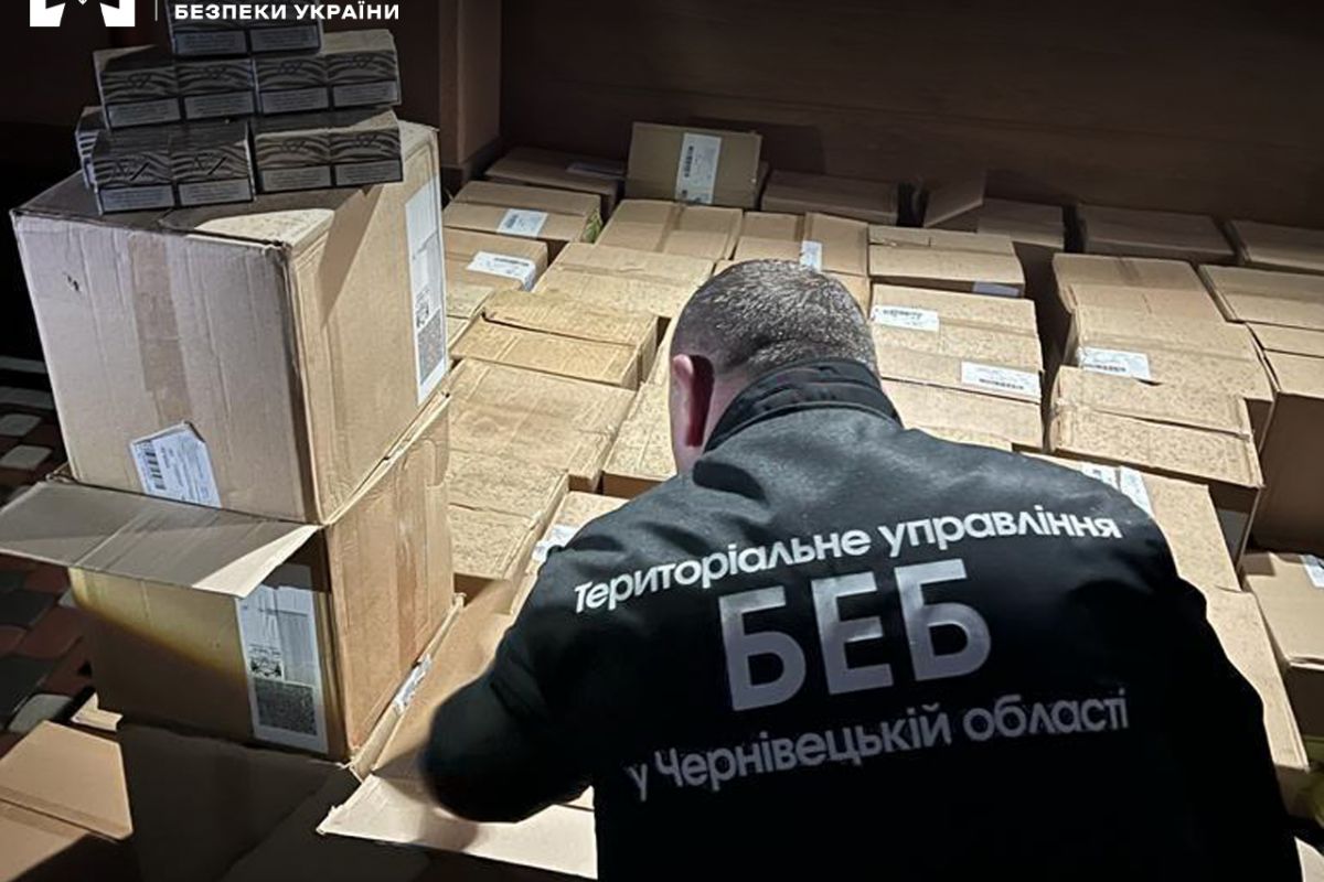 БЕБ вилучило партію контрафактного алкоголю і тютюнових виробів в Чернівцях БЕБ вилучило партію контрафактного алкоголю і тютюнових виробів в Чернівцях