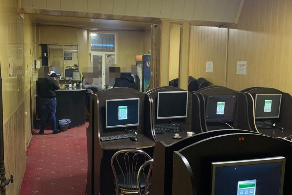 На Донеччині викрито черговий заклад з надання послуг у сфері забороненого грального бізнесу На Донеччині викрито черговий заклад з надання послуг у сфері забороненого грального бізнесу