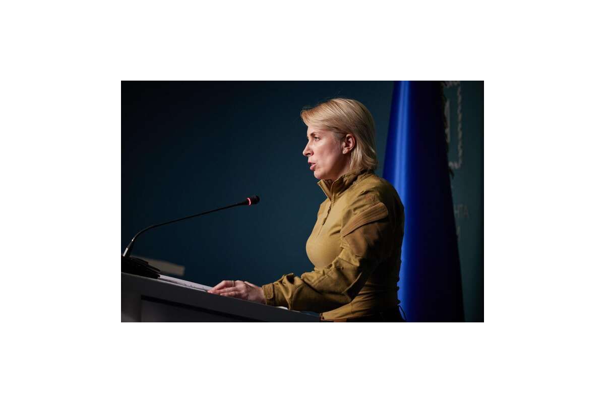 Російське вторгнення в Україну : Україна вимагає відкриття термінового гуманітарного коридору з «Азовсталі» Російське вторгнення в Україну : Україна вимагає відкриття термінового гуманітарного коридору з «Азовсталі»