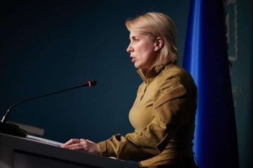 Російське вторгнення в Україну : Україна вимагає відкриття термінового гуманітарного коридору з «Азовсталі» Російське вторгнення в Україну : Україна вимагає відкриття термінового гуманітарного коридору з «Азовсталі»