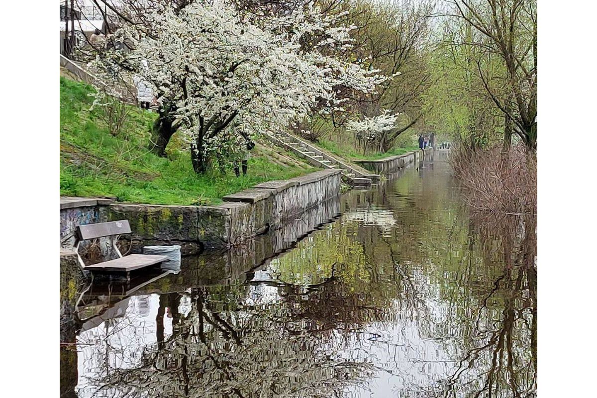 У Києві продовжується падіння рівня води в Дніпрі У Києві продовжується падіння рівня води в Дніпрі
