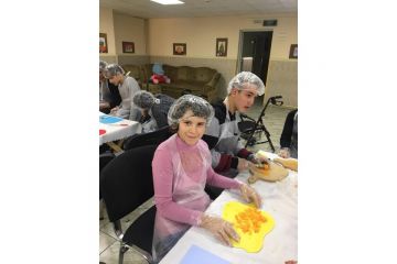 Петровський Олександр Володимирович: дітям з Дніпровського дитячого будинку подарували цікавий солодкий майстер-клас  Петровський Олександр Володимирович: дітям з Дніпровського дитячого будинку подарували цікавий солодкий майстер-клас