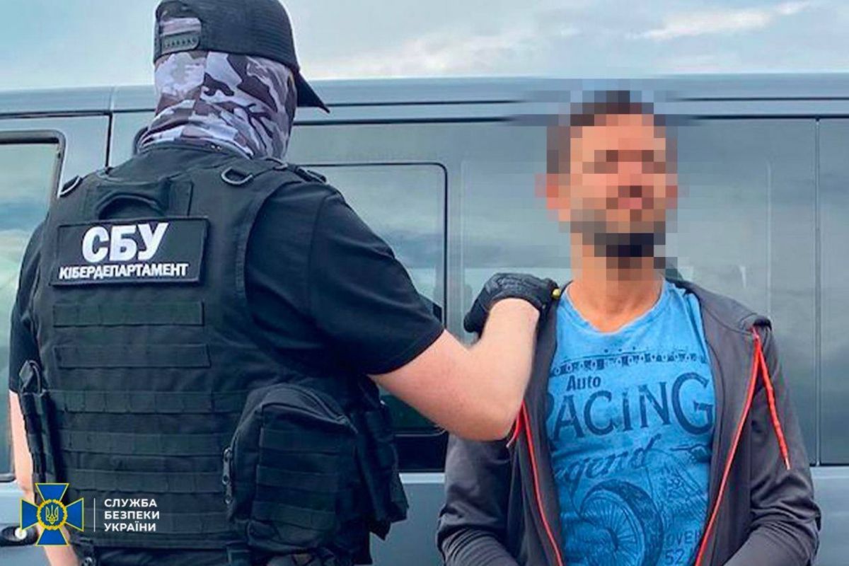 СБУ в Одесі затримала "блогера", який був колегою колаборанта Стремоусова СБУ в Одесі затримала "блогера", який був колегою колаборанта Стремоусова