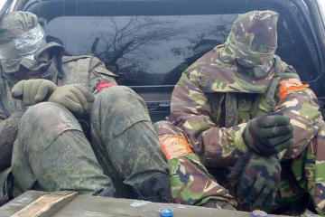 Бійці Нацгвардії взяли у полон російського командира з Чечні Бійці Нацгвардії взяли у полон російського командира з Чечні