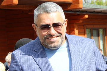 Арутюнян Еміль Карленович: епідемія COVID-19 – серйозне випробовування для держави, медиків, меценатів та волонтерів Арутюнян Еміль Карленович: епідемія COVID-19 – серйозне випробовування для держави, медиків, меценатів та волонтерів