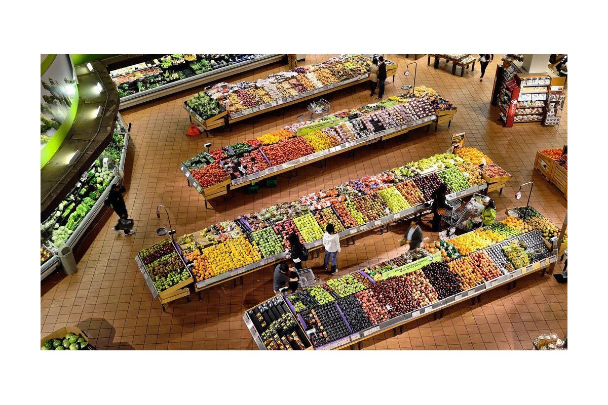 Кабмін заборонив продаж продуктів з етикетками без української мови Кабмін заборонив продаж продуктів з етикетками без української мови