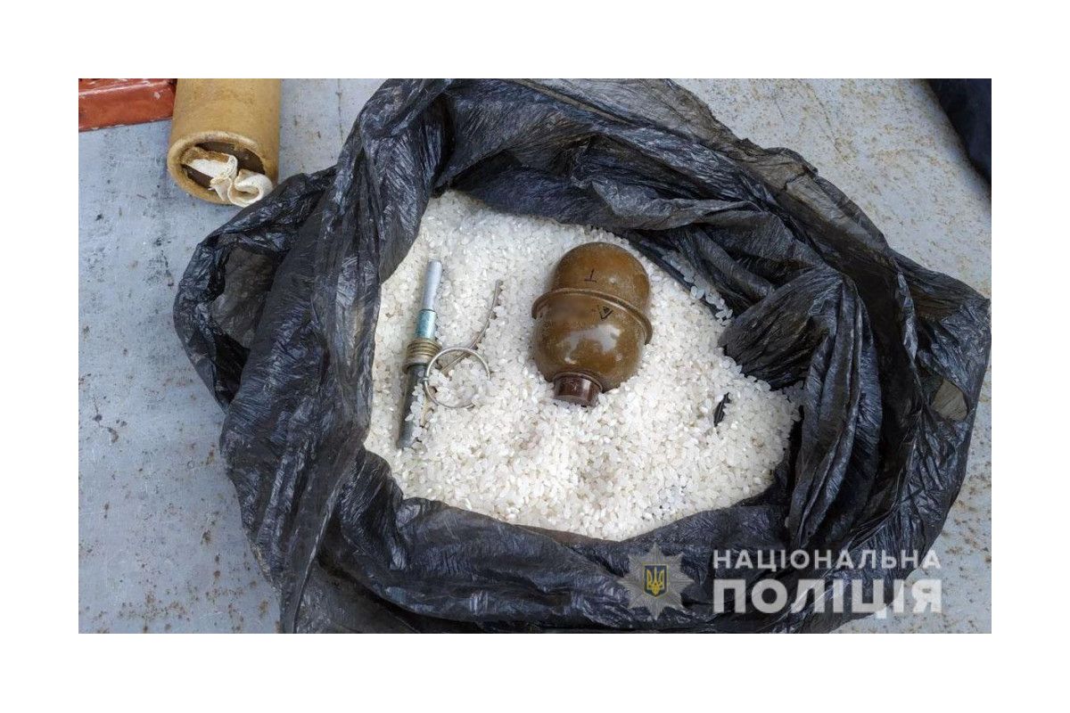 Заховав у гречку: мешканець Авдіївки намагався відправити до Дніпропетровщини боєприпаси Заховав у гречку: мешканець Авдіївки намагався відправити до Дніпропетровщини боєприпаси