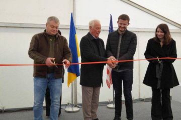 Американський бізнесмен Делл Лой Хансен придбав 135 квартир під Києвом для переселенців з Донецької, Луганської, Херсонської та інших областей України, які постраждали від російської агресії Американський бізнесмен Делл Лой Хансен придбав 135 квартир під Києвом для переселенців з Донецької, Луганської, Херсонської та інших областей України, які постраждали від російської агресії