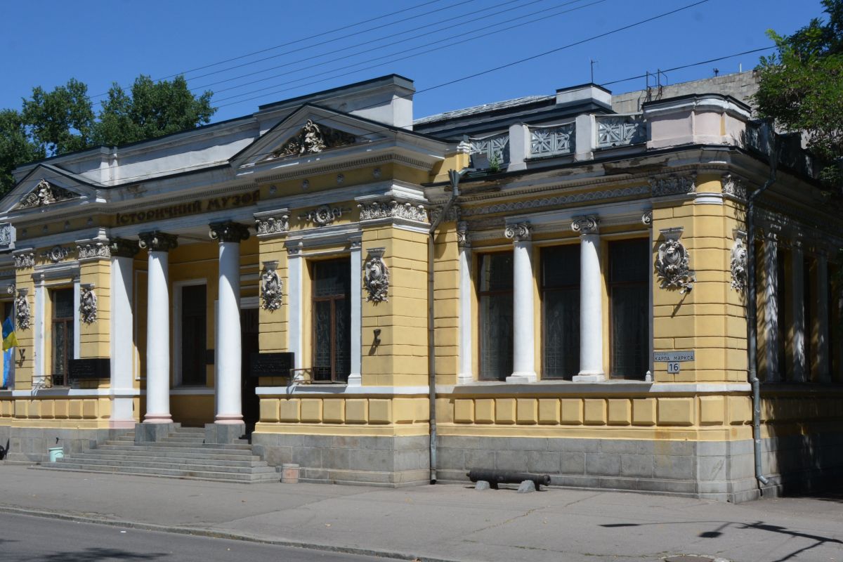В музеї Яворницького у Дніпрі відкрили «алкогольну» екскурсію В музеї Яворницького у Дніпрі відкрили «алкогольну» екскурсію