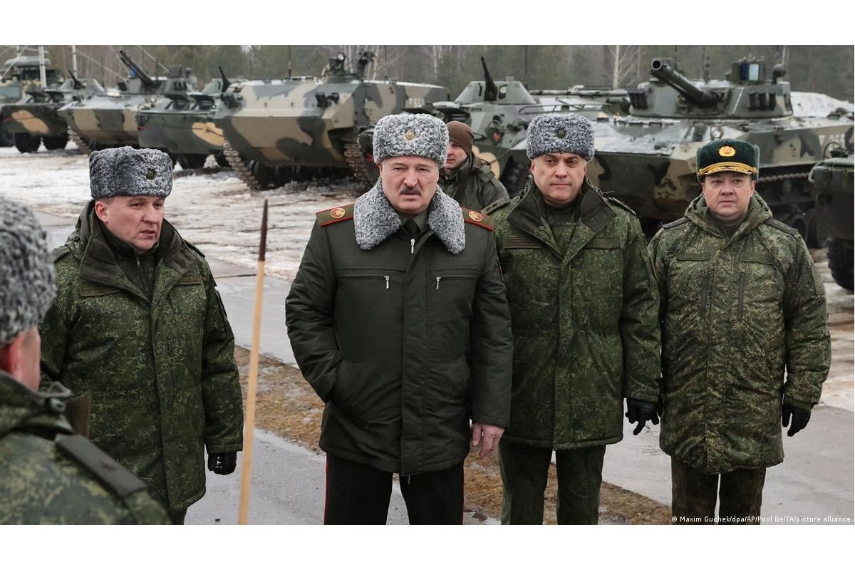 білорусь направила в основну ударну силу своїх збройних сил понад 1000 терміновиків білорусь направила в основну ударну силу своїх збройних сил понад 1000 терміновиків