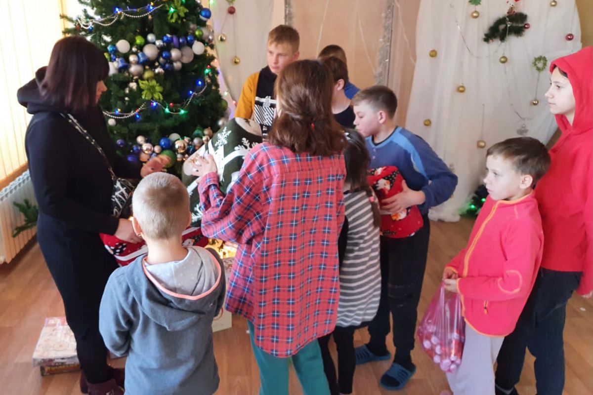 Прокурори привітали з днем Святого Миколая дітей, які потребують особливої уваги та піклування