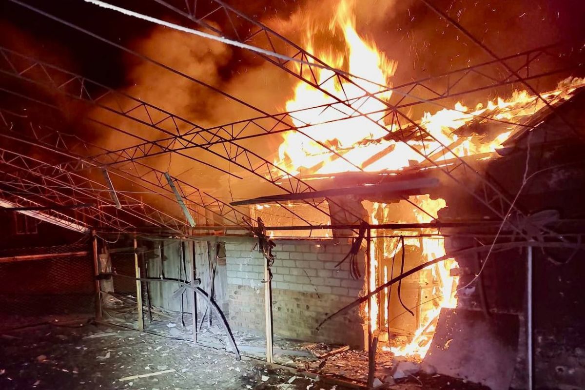 Дніпропетровщина. Вночі росіяни шість разів скеровували свої «Гради» та важку артилерію на Нікопольський район Дніпропетровщина. Вночі росіяни шість разів скеровували свої «Гради» та важку артилерію на Нікопольський район