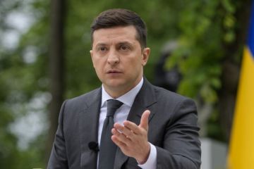 Президент особисто відвідав місце події, аби розібратись тому, що сталося в Харкові Президент особисто відвідав місце події, аби розібратись тому, що сталося в Харкові