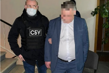 На Житомирщине чиновник погорел на «ковидной» взятке. На Житомирщине чиновник погорел на «ковидной» взятке.