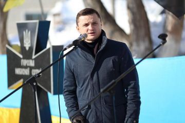 Михайло Головко: «Герої Небесної Сотні, ціною власного життя, дали нам шанс збудувати потужну українську державу». 21 лютого у селі Залізці відбулося відкриття пам’ятника Героям Небесної Сотні Михайло Головко: «Герої Небесної Сотні, ціною власного життя, дали нам шанс збудувати потужну українську державу». 21 лютого у селі Залізці відбулося відкриття пам’ятника Героям Небесної Сотні