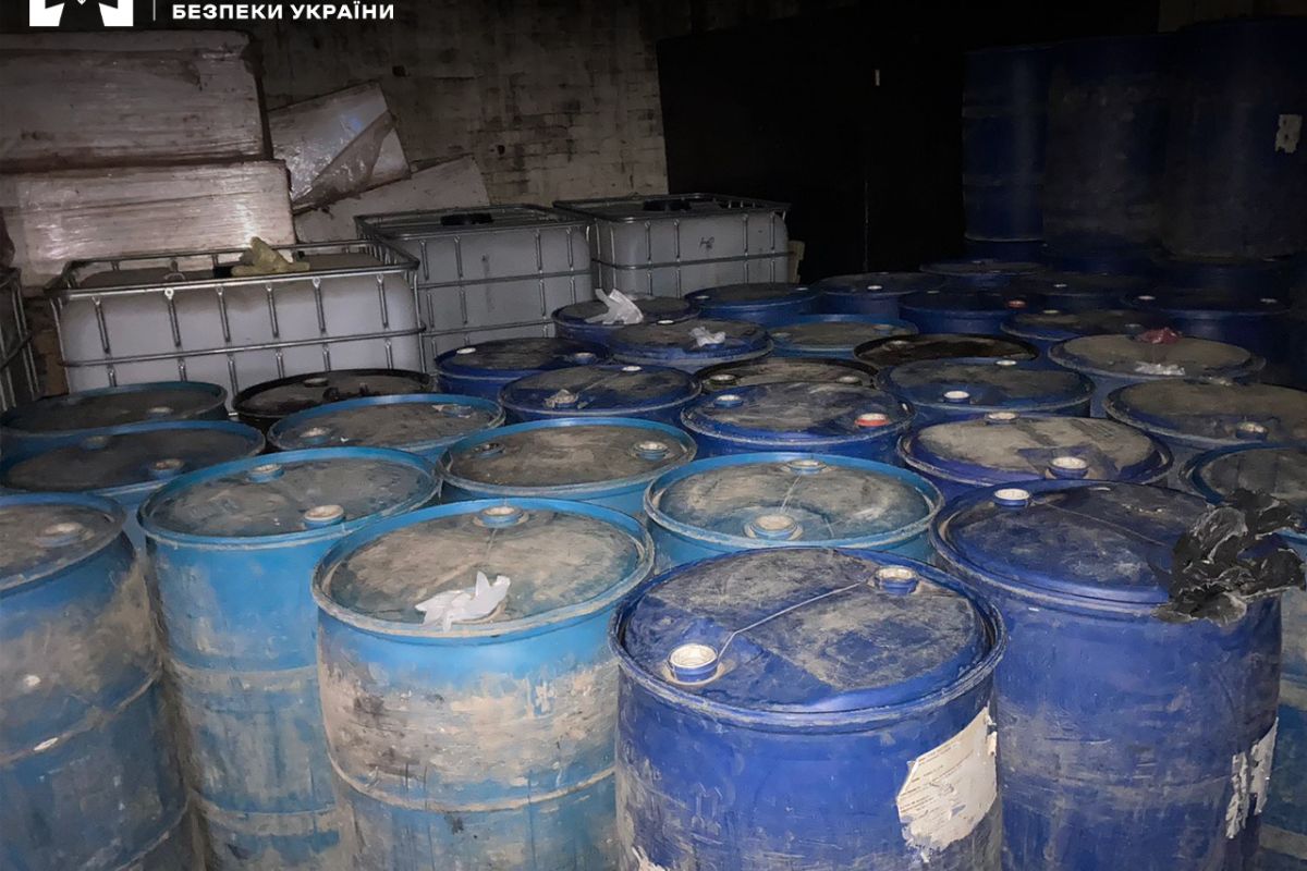 БЕБ припинило діяльність підпільного виробництва алкогольної продукції БЕБ припинило діяльність підпільного виробництва алкогольної продукції