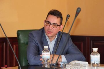 Госсекретарь Министерства инфраструктуры оформил все имущество на родственников и детей Госсекретарь Министерства инфраструктуры оформил все имущество на родственников и детей