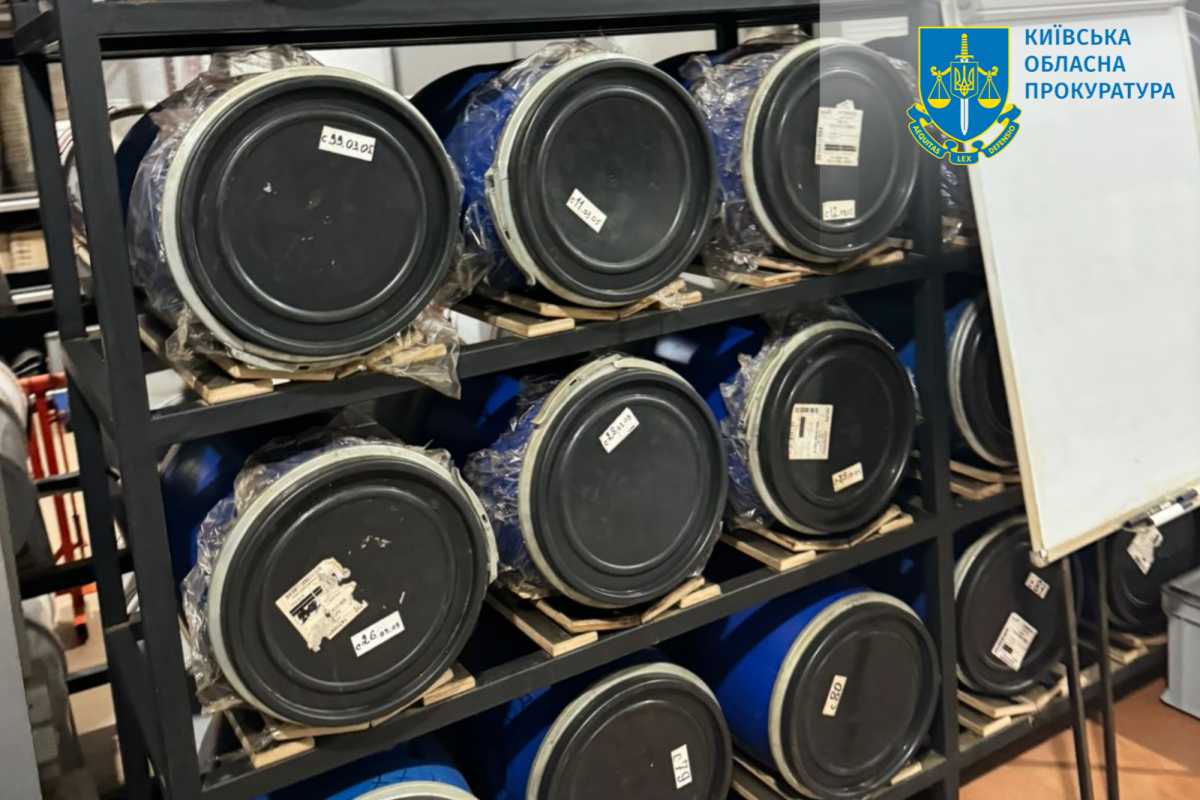 На Київщині вилучено незаконно виготовлену тютюнову продукцію на понад 5 млн грн, яку планували реалізувати на тіньовому ринку На Київщині вилучено незаконно виготовлену тютюнову продукцію на понад 5 млн грн, яку планували реалізувати на тіньовому ринку