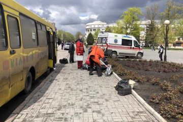 Російське вторгнення в Україну : З Луганщини сьогодні змогли виїхати 70 людей Російське вторгнення в Україну : З Луганщини сьогодні змогли виїхати 70 людей