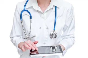 ​Лікарня імені Мечникова консультує лікарів та пацієнтів в телефонних та Skype-каналах