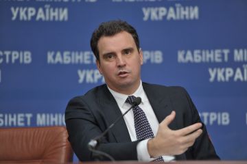 У Абромавичуса проблемы по бизнесу в Риге, поэтому освоением ресурсов в  “Укроборонпроме” заняты кадровик Бондарь и Трегуб от Сороса  У Абромавичуса проблемы по бизнесу в Риге, поэтому освоением ресурсов в  “Укроборонпроме” заняты кадровик Бондарь и Трегуб от Сороса