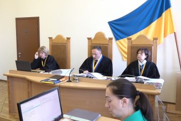 Директорці школи №10 намагаються заборонити представляти інтереси навчального закладу в суді Директорці школи №10 намагаються заборонити представляти інтереси навчального закладу в суді