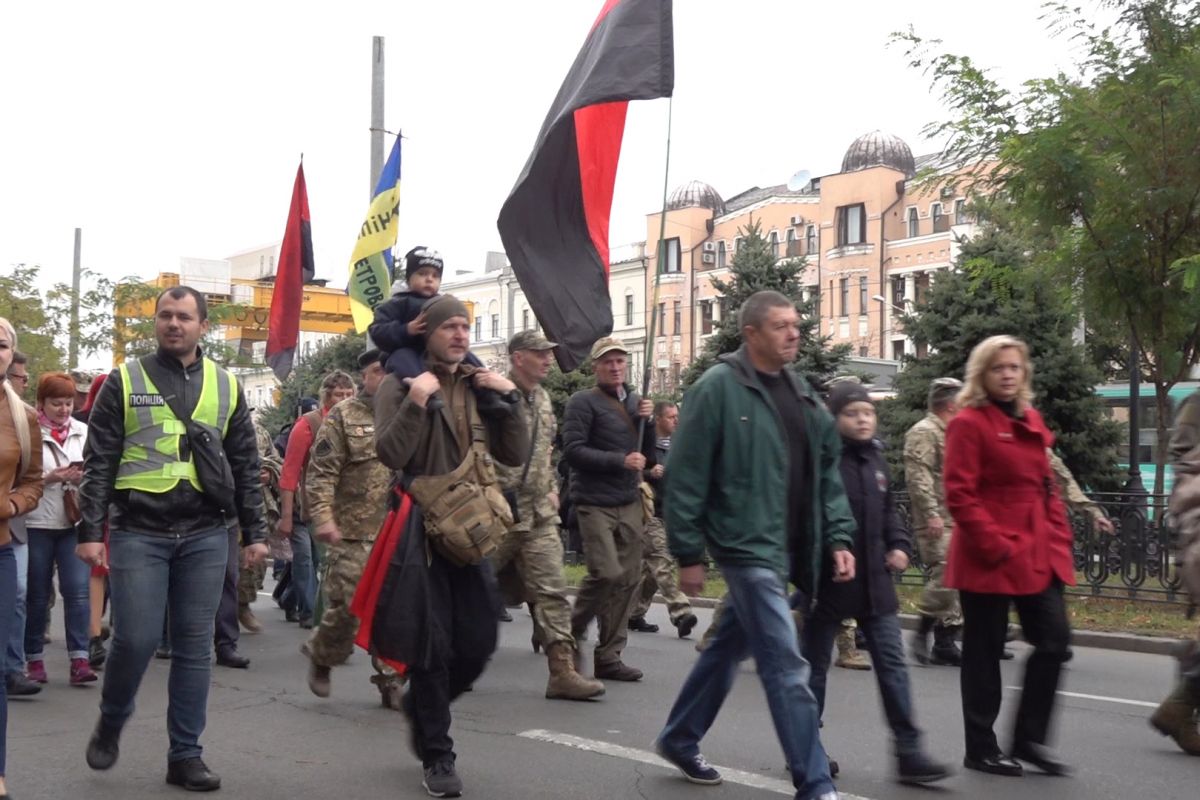 Марш захисників: Дніпро долучився до всеукраїнської акції Марш захисників: Дніпро долучився до всеукраїнської акції